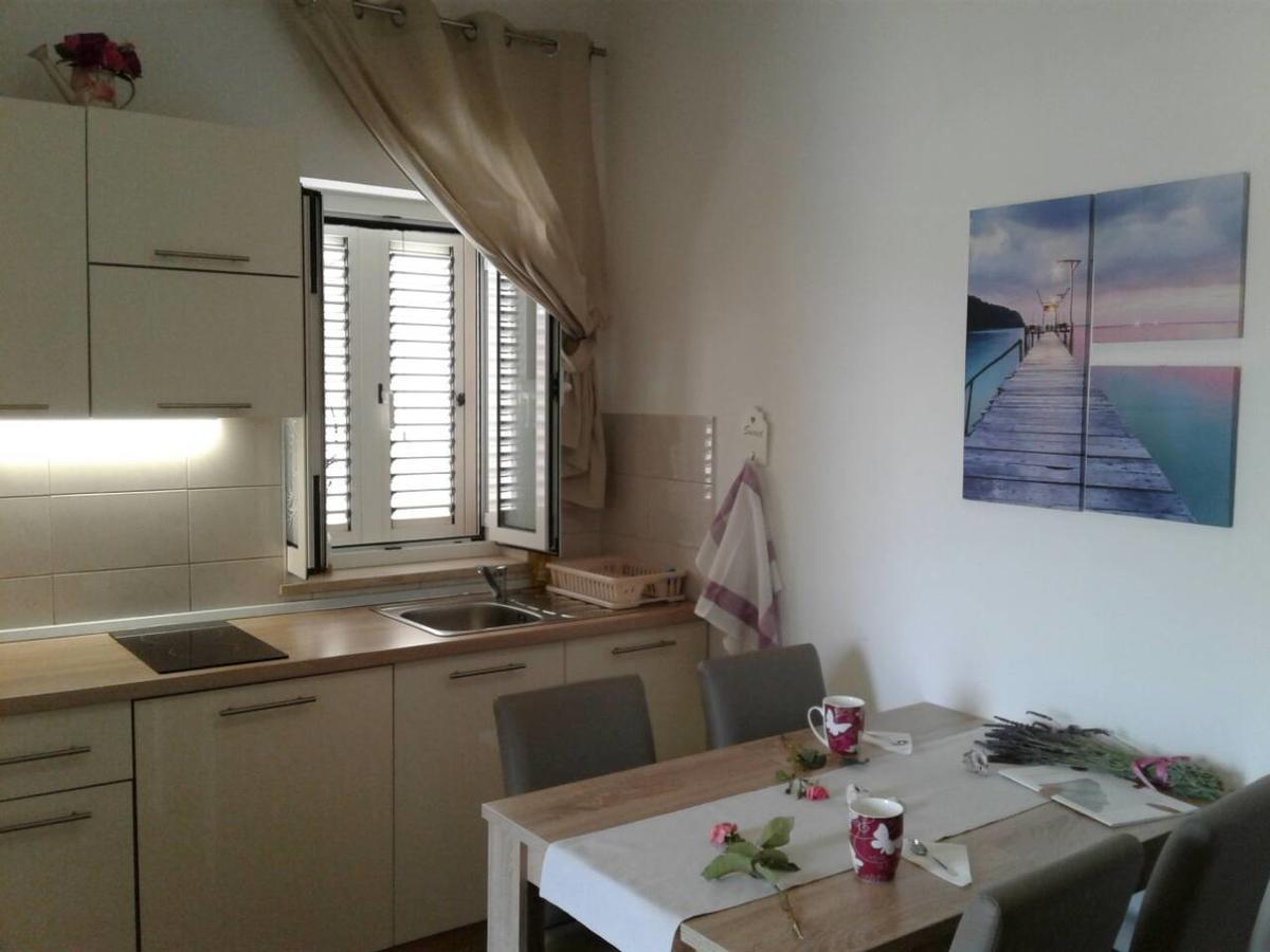 Romana Apartment *